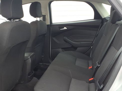 Used 2018 Ford Focus SE FWD image 10