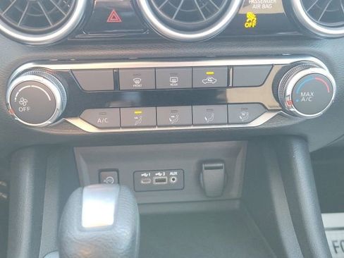 Used 2024 Nissan Sentra SV FWD image 18