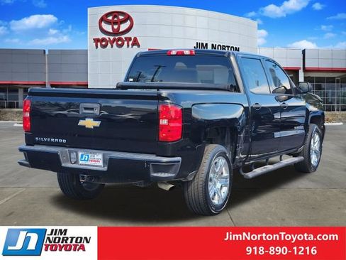 Used 2018 Chevrolet Silverado 1500 Custom w/ Custom Value Package RWD image 6