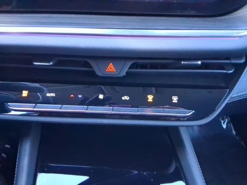 Used 2024 Buick Envision Preferred image 27