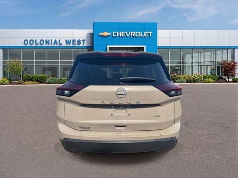 Used 2025 Nissan Rogue SV AWD/4WD image 6