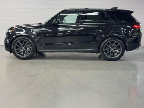 Used 2024 Land Rover Range Rover Sport SE image 2