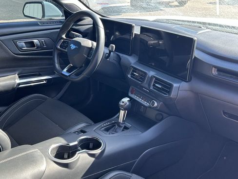 Used 2025 Ford Mustang Coupe RWD image 7