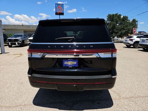 Used 2024 Lincoln Navigator L Reserve AWD/4WD image 7