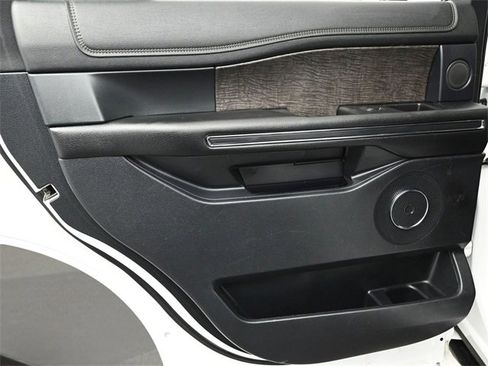 Used 2021 Ford Expedition Limited image 12