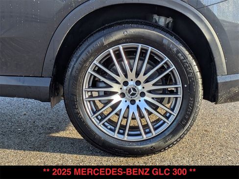 Certified 2025 Mercedes-Benz GLC 300 4MATIC image 33