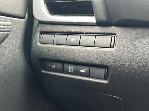 Certified 2023 Nissan Rogue SL image 19