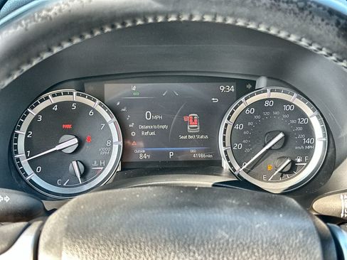 Used 2022 Toyota Highlander XLE FWD image 23