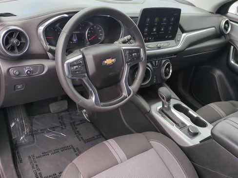 Used 2025 Chevrolet Blazer LT FWD image 12