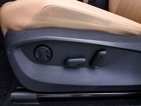 Used 2024 Volkswagen Tiguan SE R-Line image 18