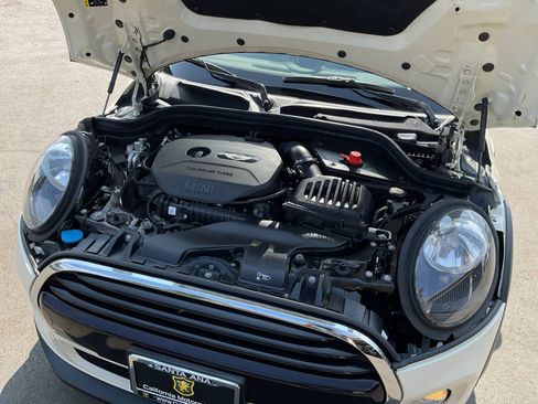 Used 2019 MINI Cooper 2-Door Hardtop image 24
