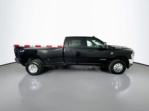 New 2026 RAM 3500 Big Horn AWD/4WD image 8