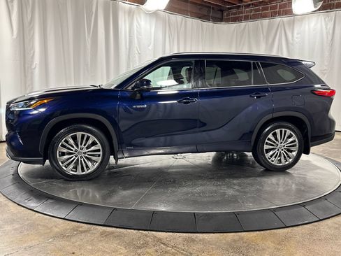 Used 2021 Toyota Highlander Platinum AWD/4WD image 7