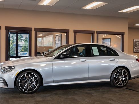 Used 2023 Mercedes-Benz E 350 Sedan image 2