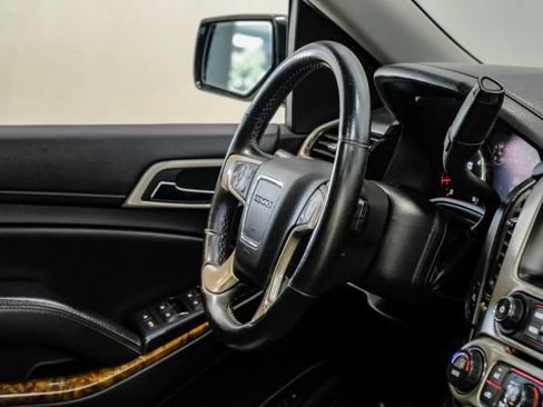 Used 2015 GMC Yukon Denali w/ Touring Package AWD/4WD image 21