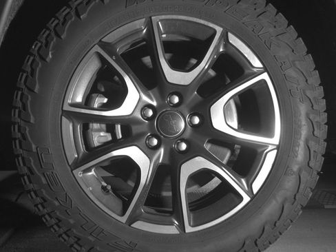 Used 2025 Jeep Compass Trailhawk image 12