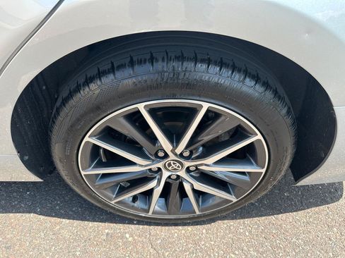 Used 2021 Toyota Camry XLE FWD image 31