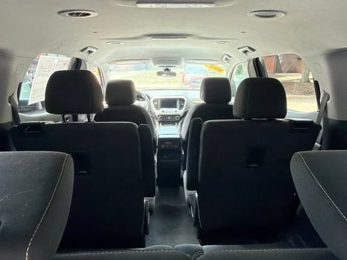 Used 2023 GMC Acadia SLE w/ Driver Convenience Package FWD image 26