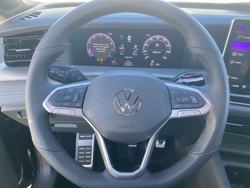 New 2026 Volkswagen Tiguan SE R-Line FWD image 19
