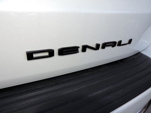 Certified 2024 GMC Yukon Denali Ultimate AWD/4WD image 18