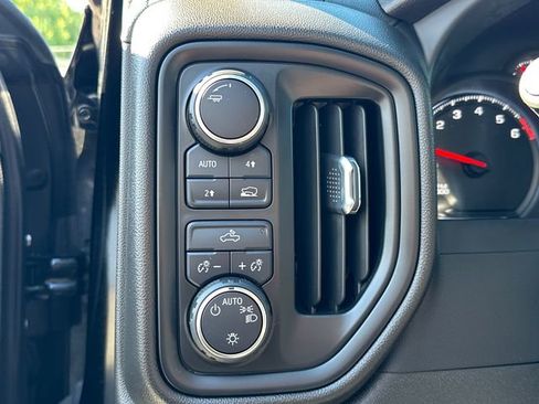 Used 2022 Chevrolet Silverado 1500 Custom image 23