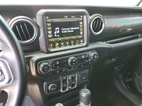 Used 2021 Jeep Wrangler Unlimited Sahara image 17