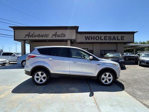 Used 2015 Ford Escape SE AWD/4WD image 1