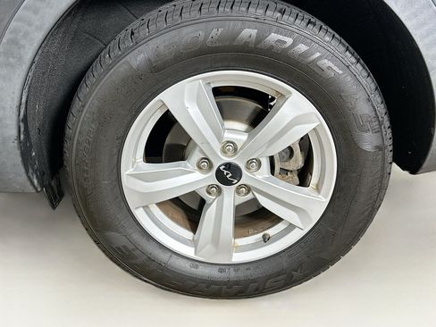 Used 2022 Kia Sorento LX FWD image 11