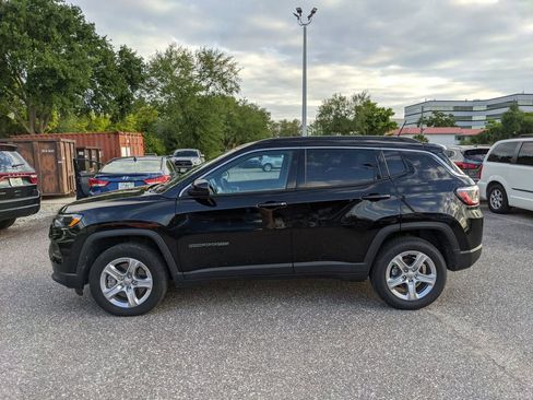 Used 2023 Jeep Compass Latitude w/ Convenience Group image 2