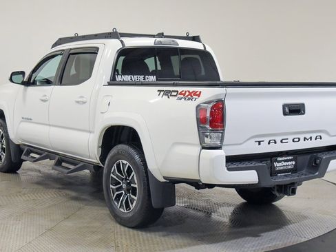 Used 2022 Toyota Tacoma TRD Sport image 9
