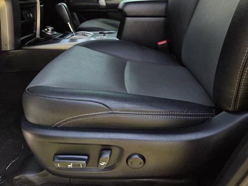 Used 2020 Toyota 4Runner SR5 Premium w/ Moonroof Package AWD/4WD image 15