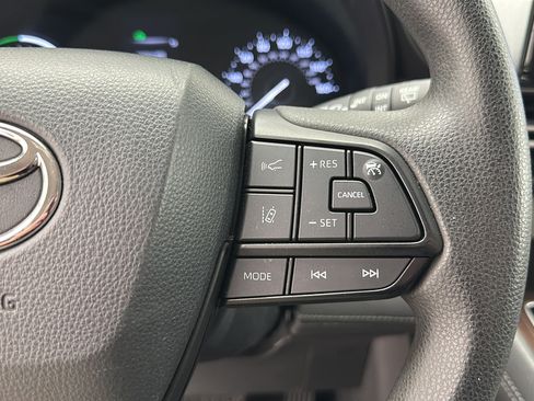 Used 2022 Toyota Sienna LE FWD image 19