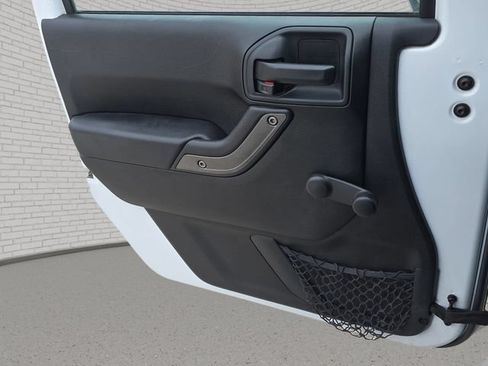 Used 2018 Jeep Wrangler Sport AWD/4WD image 24
