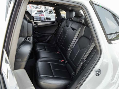 Used 2023 Porsche Macan image 38