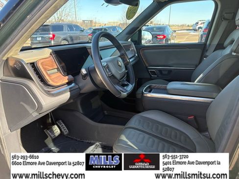 Used 2023 Rivian R1S Adventure image 9