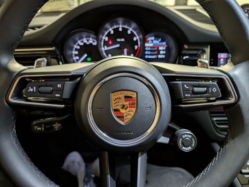 Certified 2026 Porsche Macan AWD/4WD image 22