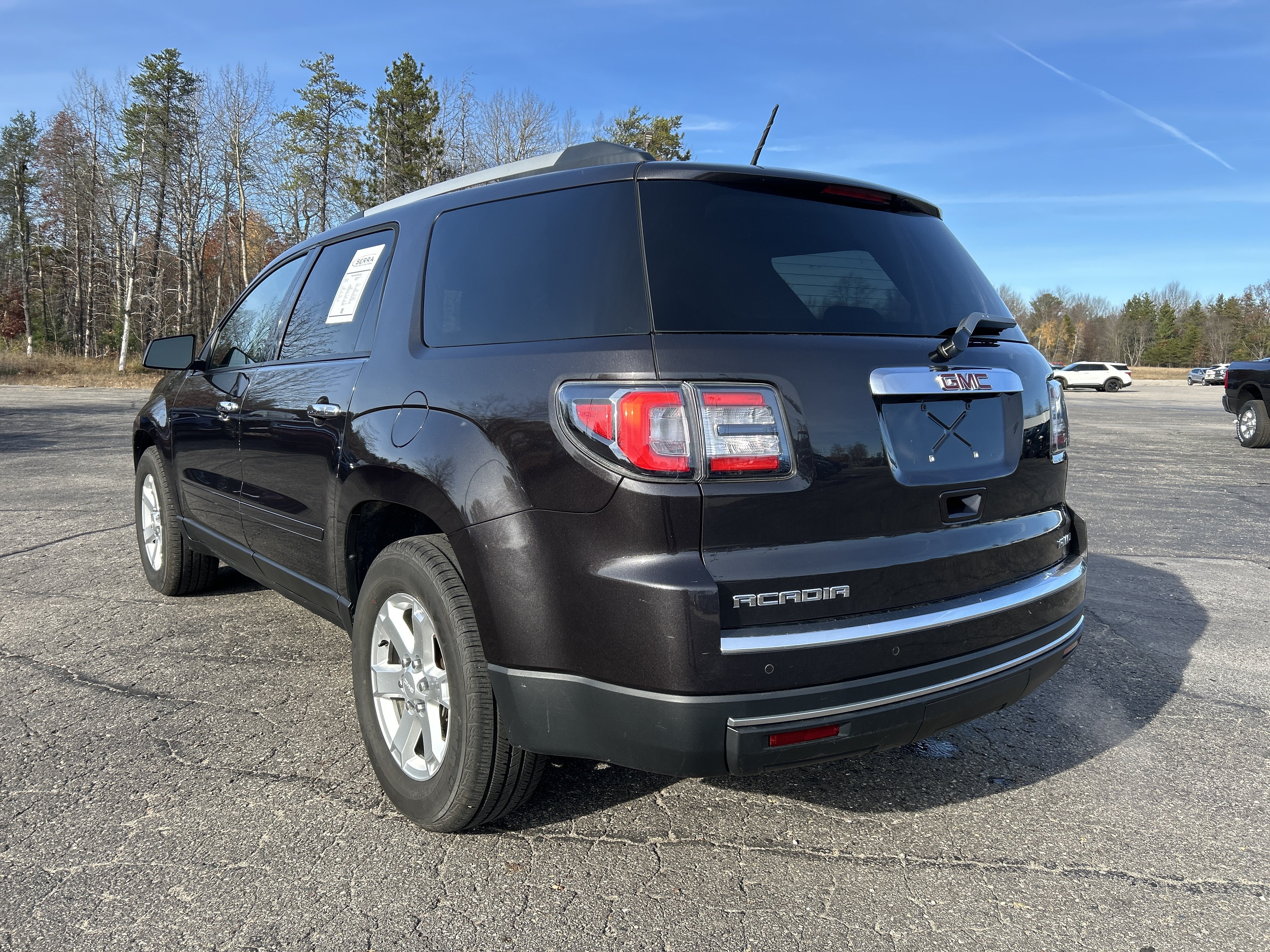 Used 2016 GMC Acadia SLE AWD/4WD image 5
