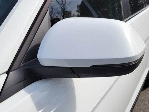 Certified 2025 Volkswagen Atlas SE w/ Panoramic Sunroof Package image 48