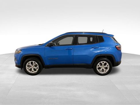 Used 2024 Jeep Compass Latitude AWD/4WD image 4