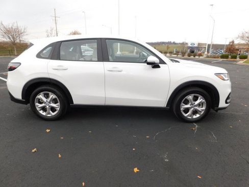 Used 2024 Honda HR-V LX image 2