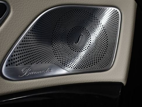 Used 2018 Mercedes-Benz S 560 Sedan image 31