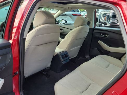 Used 2025 Honda Accord SE image 12