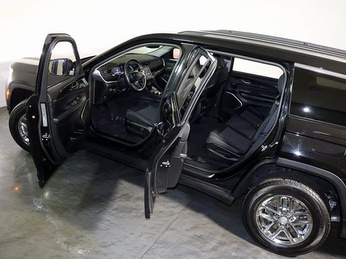 Used 2022 Jeep Grand Cherokee L Laredo w/ Luxury Tech Group I image 5