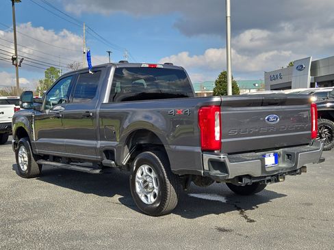 Certified 2025 Ford F250 XLT image 8