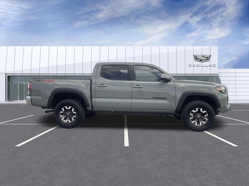Used 2023 Toyota Tacoma TRD Off-Road AWD/4WD image 9