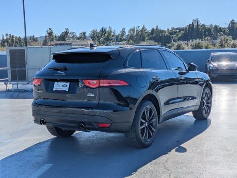 Used 2017 Jaguar F-PACE Prestige image 5