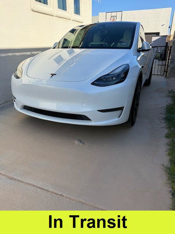 Used 2024 Tesla Model Y 2WD image 1