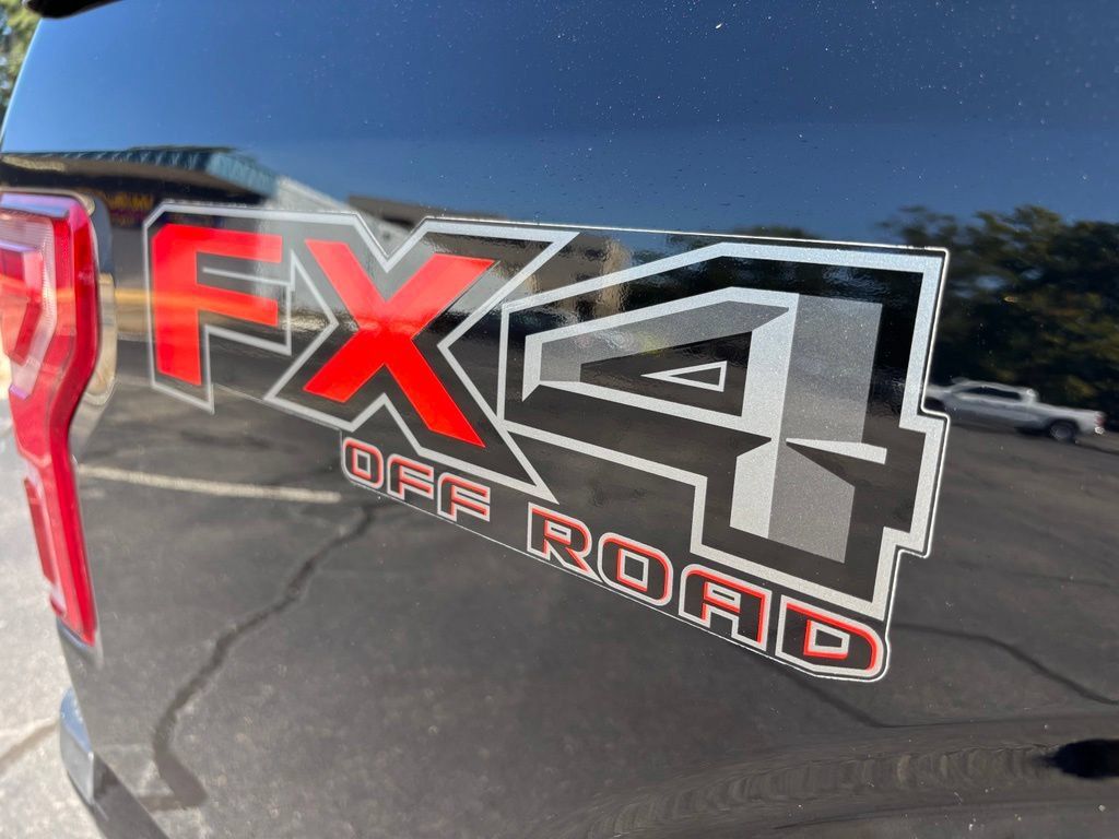 Used 2018 Ford F150 XLT w/ Equipment Group 302A Luxury AWD/4WD image 14