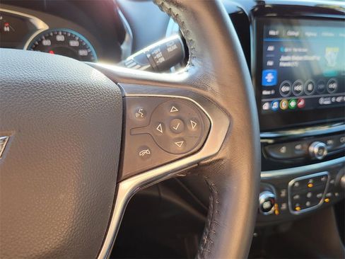 Used 2022 Chevrolet Traverse LT image 23