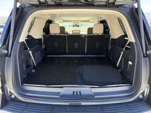 Used 2022 Ford Expedition Limited image 23